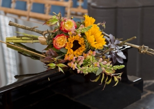 Afscheidsboeket zonnebloemen, Leeuwenbek en Ecuador rozen